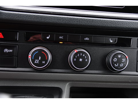 Volkswagen Crafter 35 2.0 TDI L3H3 PB Edition Adaptieve Cruise, Camera, LED, Carplay, Trekhaak, Automaat, 140pk, Sensoren, Multimedia, Uniek!