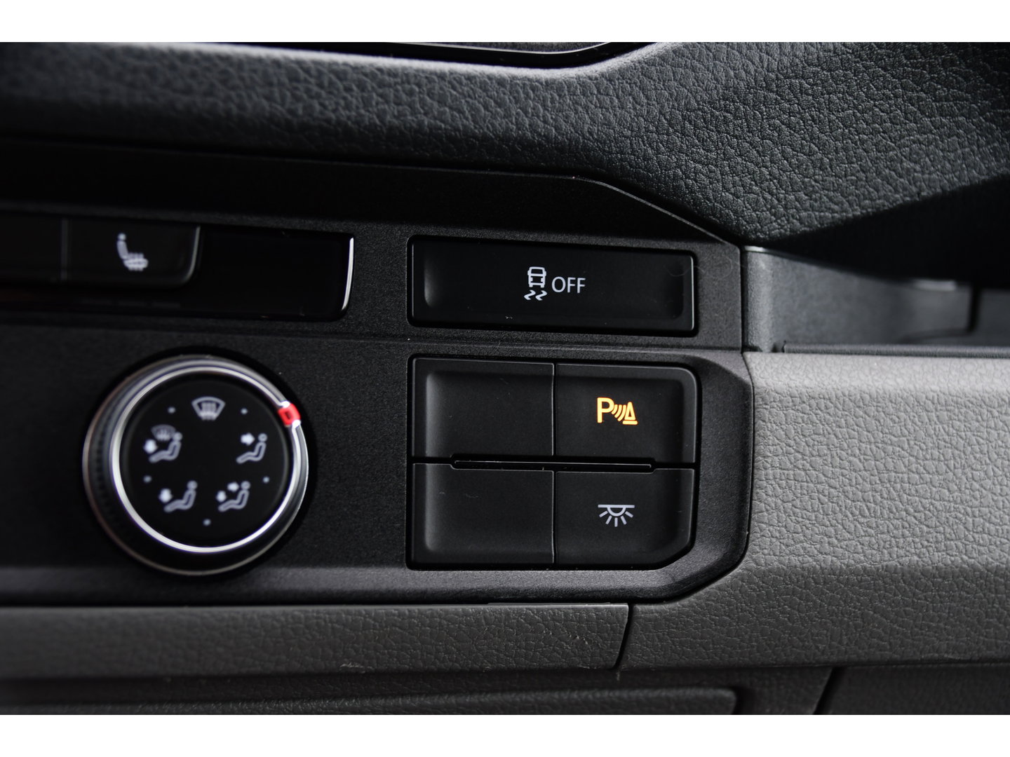 Volkswagen Crafter 35 2.0 TDI L3H3 PB Edition Adaptieve Cruise, Camera, LED, Carplay, Trekhaak, Automaat, 140pk, Sensoren, Multimedia, Uniek!