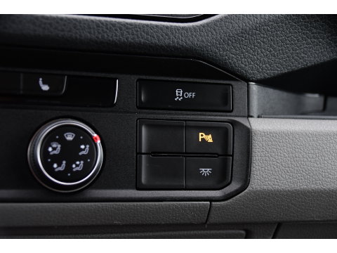 Volkswagen Crafter 35 2.0 TDI L3H3 PB Edition Adaptieve Cruise, Camera, LED, Carplay, Trekhaak, Automaat, 140pk, Sensoren, Multimedia, Uniek!