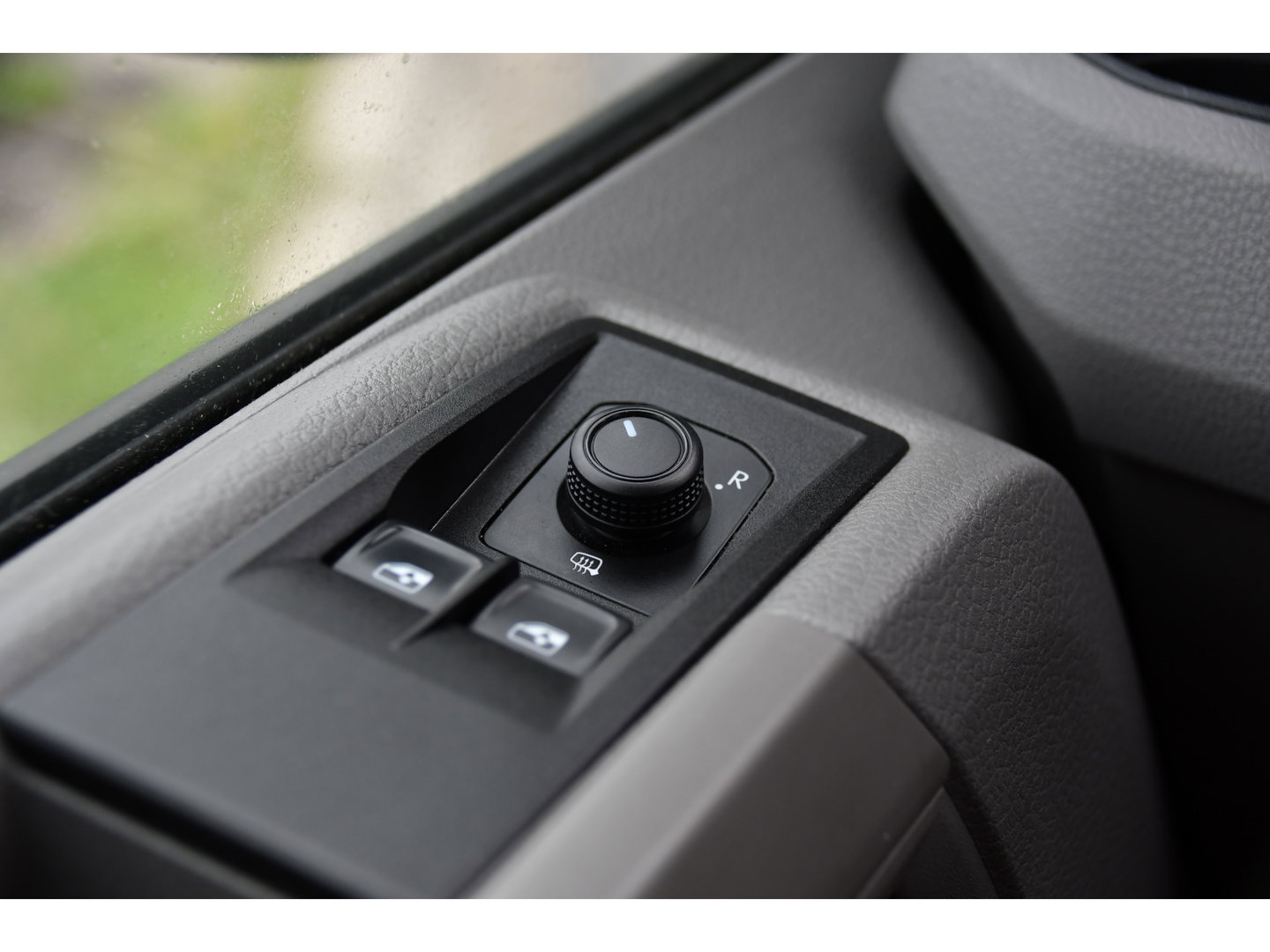 Volkswagen Crafter 35 2.0 TDI L3H3 PB Edition Adaptieve Cruise, Camera, LED, Carplay, Trekhaak, Automaat, 140pk, Sensoren, Multimedia, Uniek!