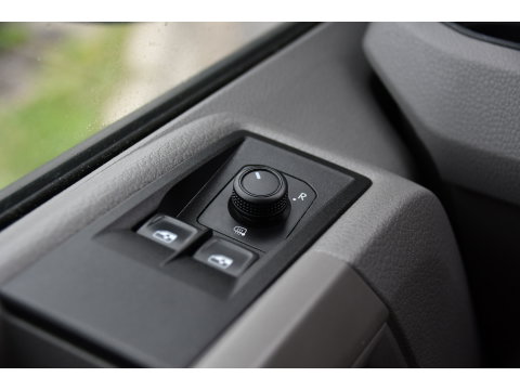 Volkswagen Crafter 35 2.0 TDI L3H3 PB Edition Adaptieve Cruise, Camera, LED, Carplay, Trekhaak, Automaat, 140pk, Sensoren, Multimedia, Uniek!