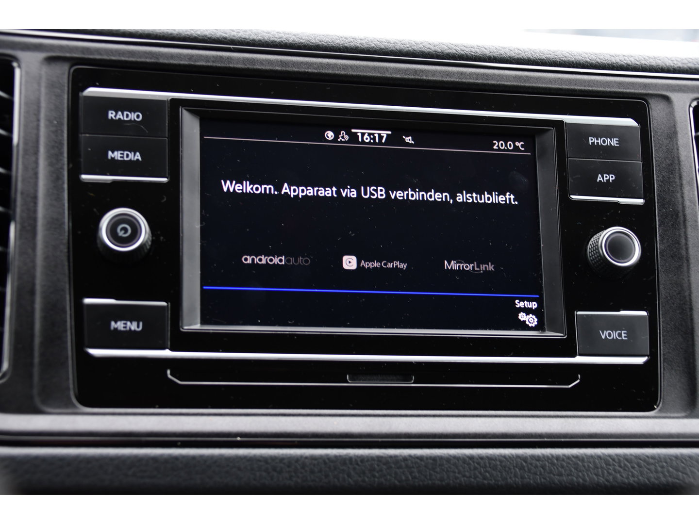 Volkswagen Crafter 35 2.0 TDI L3H3 PB Edition Adaptieve Cruise, Camera, LED, Carplay, Trekhaak, Automaat, 140pk, Sensoren, Multimedia, Uniek!