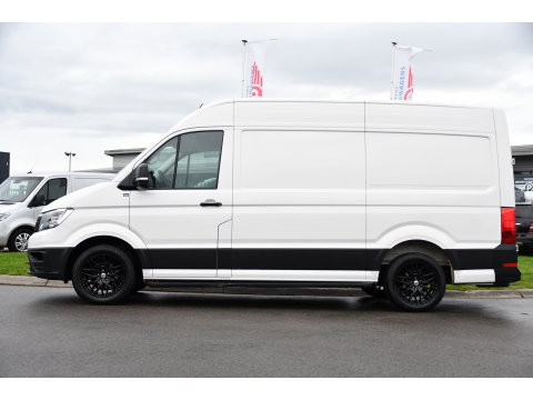 Volkswagen Crafter 35 2.0 TDI L3H3 PB Edition Adaptieve Cruise, Camera, LED, Carplay, Trekhaak, Automaat, 140pk, Sensoren, Multimedia, Uniek!