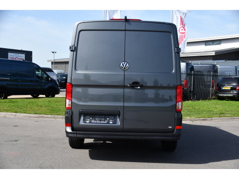 Volkswagen Crafter 35 2.0 TDI L3H2 Highline PB Edition Full Options! Adaptieve Cruise, Camera, Carplay, LED, Stuur verwarming, 177pk, Automaat, Multimedia, Stoelverwarming, Uniek!