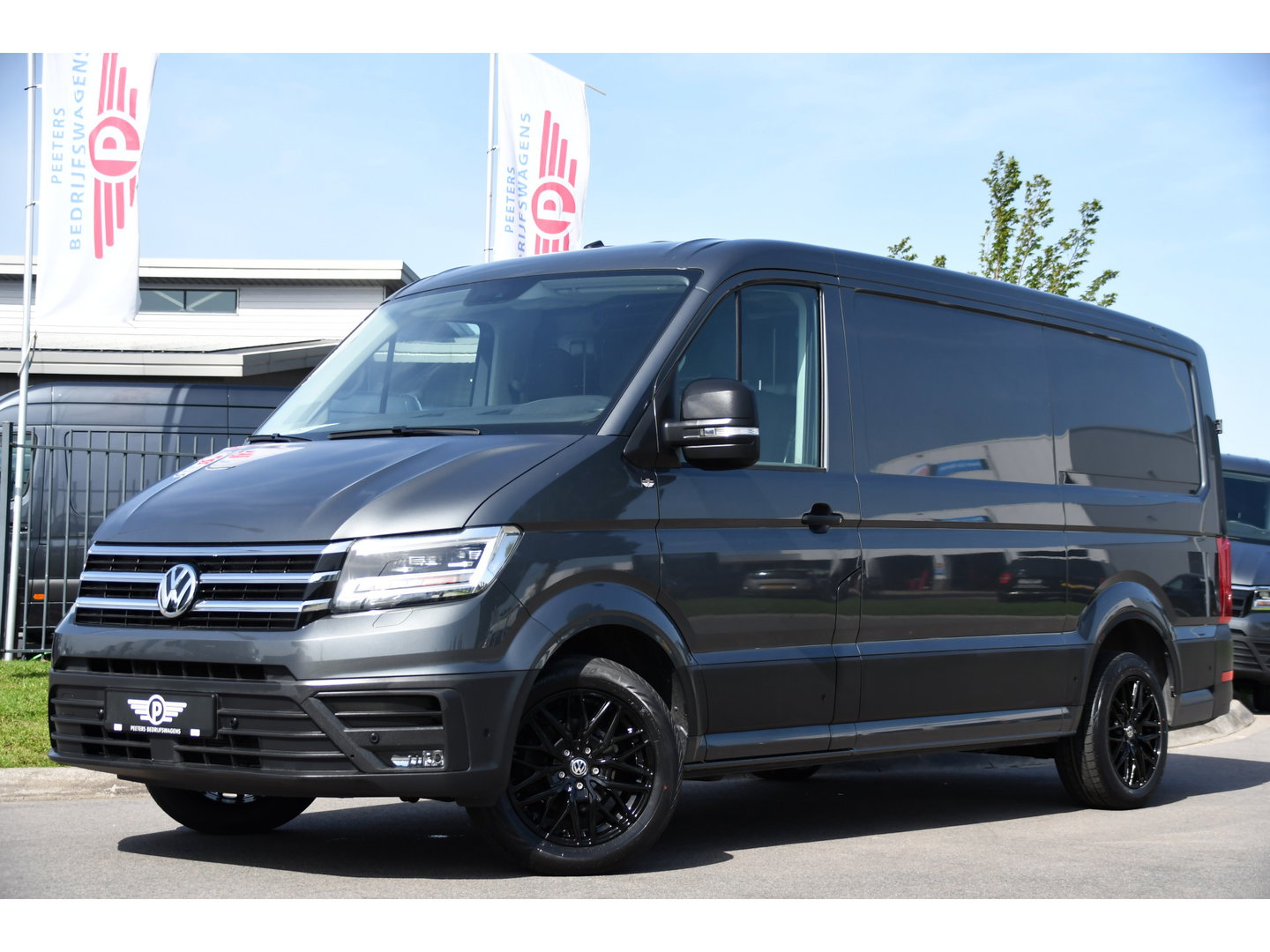 Volkswagen Crafter 35 2.0 TDI L3H2 Highline PB Edition Full Options! Adaptieve Cruise, Camera, Carplay, LED, Stuur verwarming, 177pk, Automaat, Multimedia, Stoelverwarming, Uniek!
