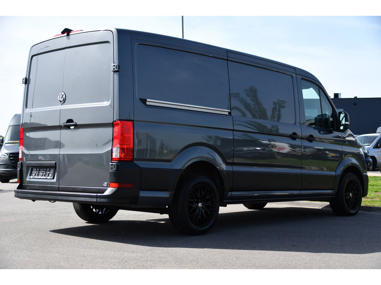 Volkswagen Crafter 35 2.0 TDI L3H2 Highline PB Edition Full Options! Adaptieve Cruise, Camera, Carplay, LED, Stuur verwarming, 177pk, Automaat, Multimedia, Stoelverwarming, Uniek!