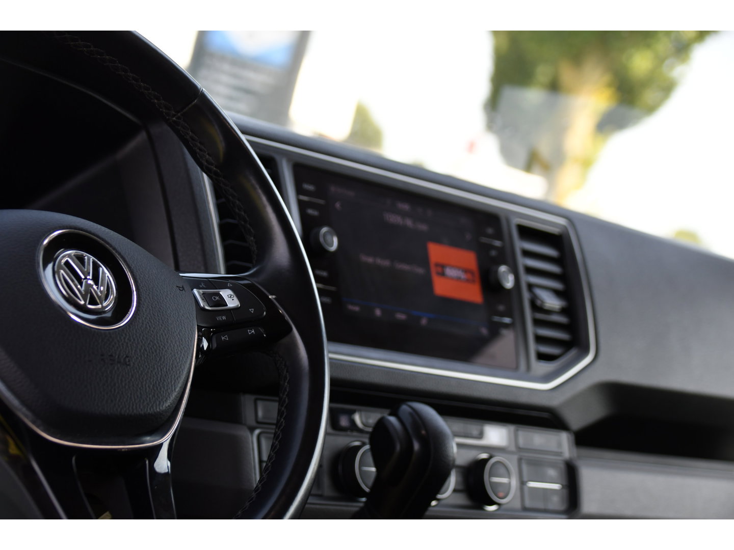 Volkswagen Crafter 35 2.0 TDI L3H2 Highline PB Edition Full Options! Adaptieve Cruise, Camera, Carplay, LED, Stuur verwarming, 177pk, Automaat, Multimedia, Stoelverwarming, Uniek!