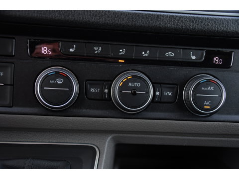 Volkswagen Crafter 35 2.0 TDI L3H2 Highline PB Edition Full Options! Adaptieve Cruise, Camera, Carplay, LED, Stuur verwarming, 177pk, Automaat, Multimedia, Stoelverwarming, Uniek!