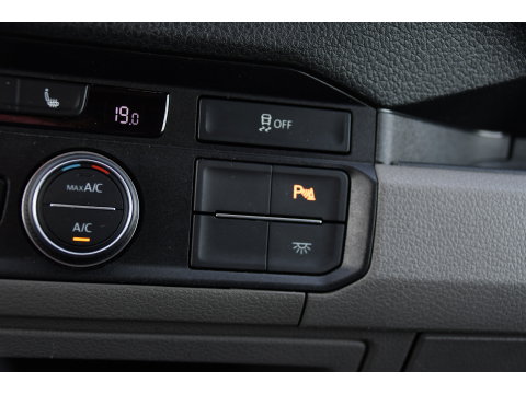 Volkswagen Crafter 35 2.0 TDI L3H2 Highline PB Edition Full Options! Adaptieve Cruise, Camera, Carplay, LED, Stuur verwarming, 177pk, Automaat, Multimedia, Stoelverwarming, Uniek!