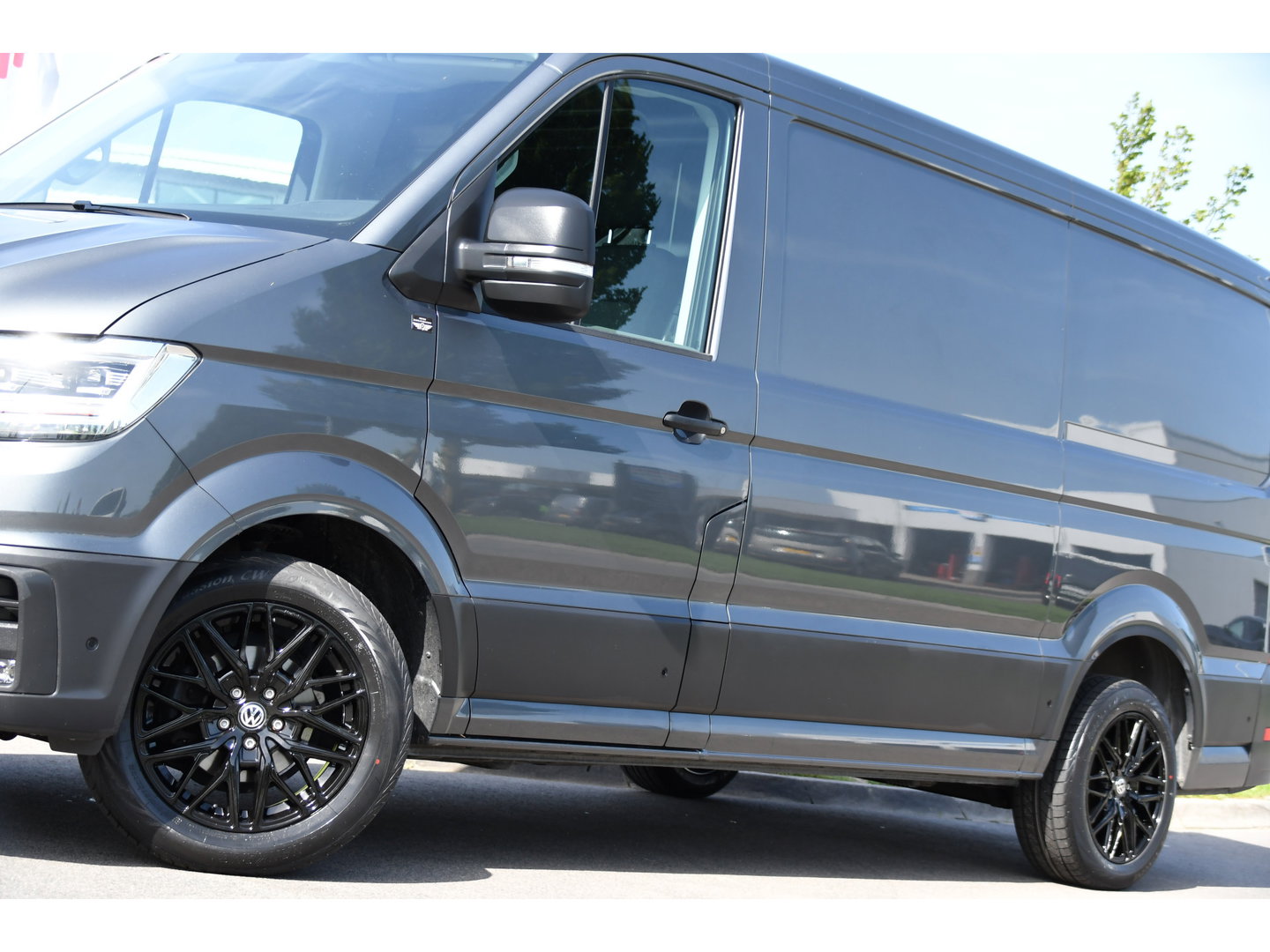 Volkswagen Crafter 35 2.0 TDI L3H2 Highline PB Edition Full Options! Adaptieve Cruise, Camera, Carplay, LED, Stuur verwarming, 177pk, Automaat, Multimedia, Stoelverwarming, Uniek!