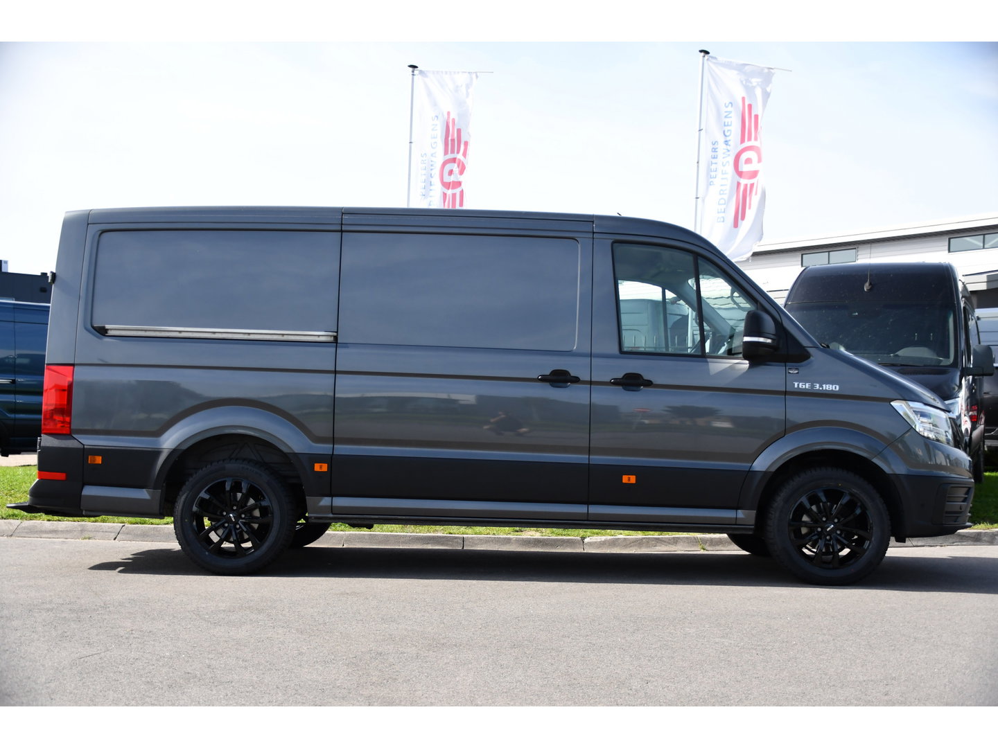 MAN TGE 3.180 35 2.0 L3H2 PB Edition MARGE! Camera, Cruise, Carplay, LED, Stuurverwarming, 177pk, Trekhaak, Automaat, Uniek!