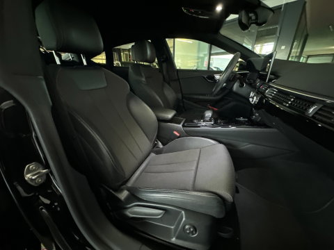 Audi A5 Sportback 40 TFSI S edition Competition Camera|Keyless|Trekhaak