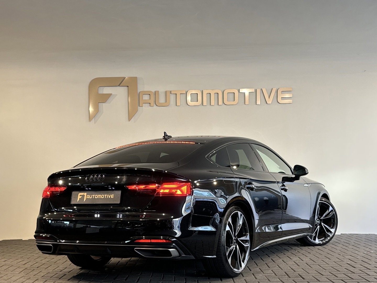 Audi A5 Sportback 40 TFSI S edition Competition Camera|Keyless|Trekhaak