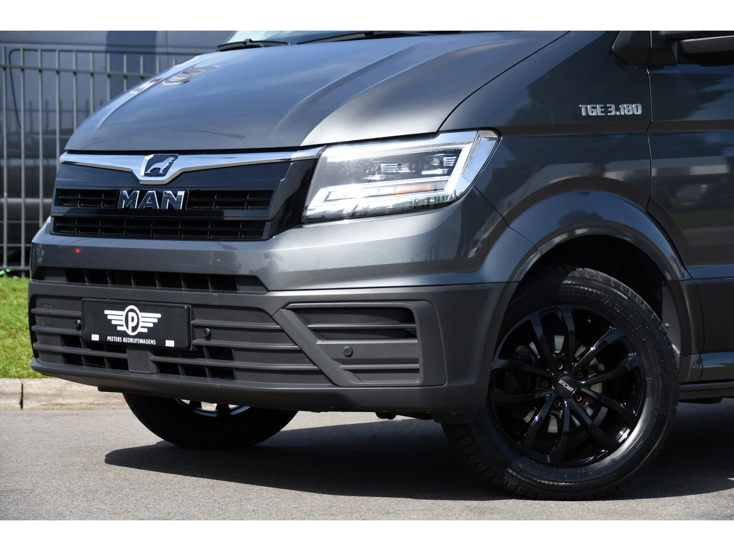 MAN TGE 3.180 35 2.0 L3H2 DC PB Edition Camera, Cruise, Carplay, LED, 177pk, Automaat, Sensoren, Multimedia, Uniek!