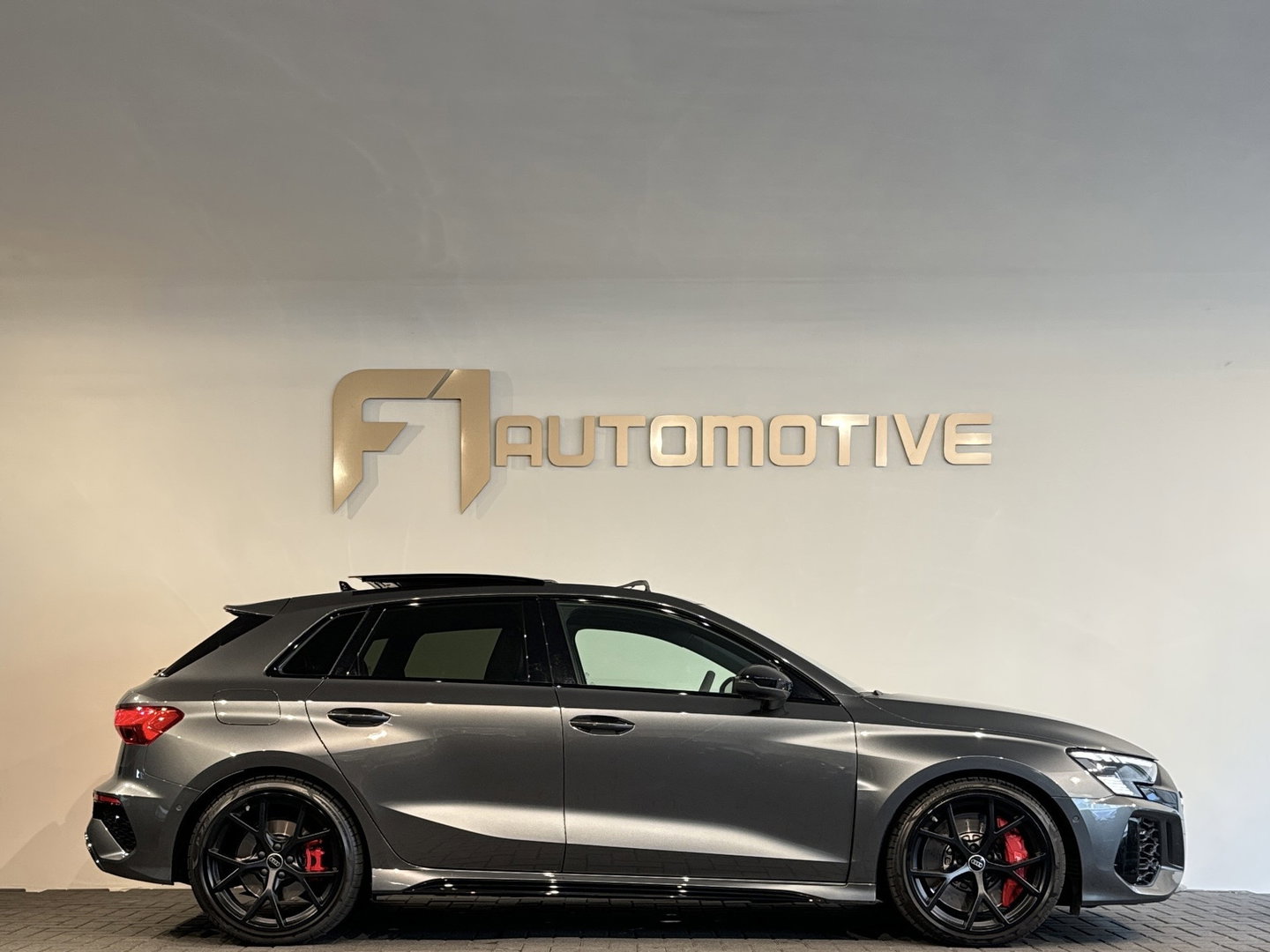 Audi RS3 Sportback 2.5 TFSI quattro Pano|Memory|HuD|B&O|Keyless|360