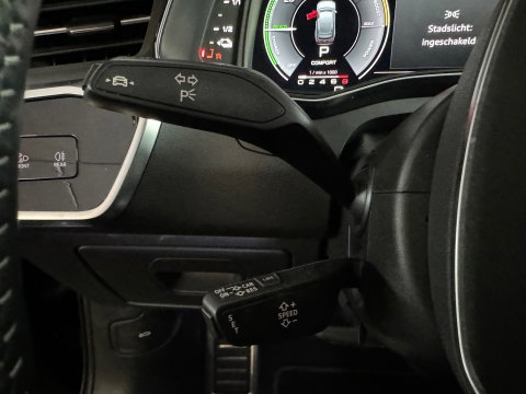 Audi A6 Avant 55 TFSI e quattro Competition Pano|HuD|Trekhaak| B&O