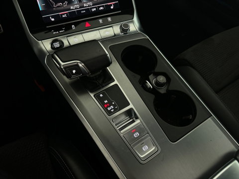 Audi A6 Avant 55 TFSI e quattro Competition Pano|HuD|Trekhaak| B&O