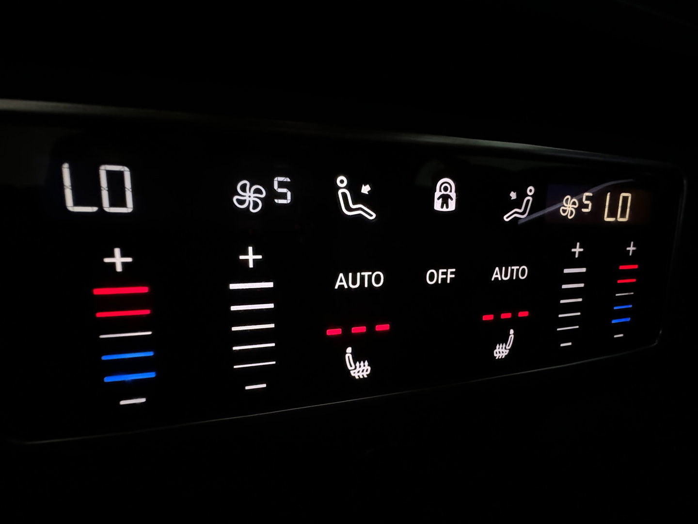 Audi A6 Avant 55 TFSI e quattro Competition Pano|HuD|Trekhaak| B&O