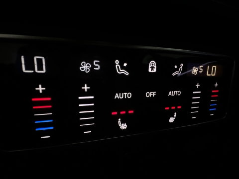 Audi A6 Avant 55 TFSI e quattro Competition Pano|HuD|Trekhaak| B&O