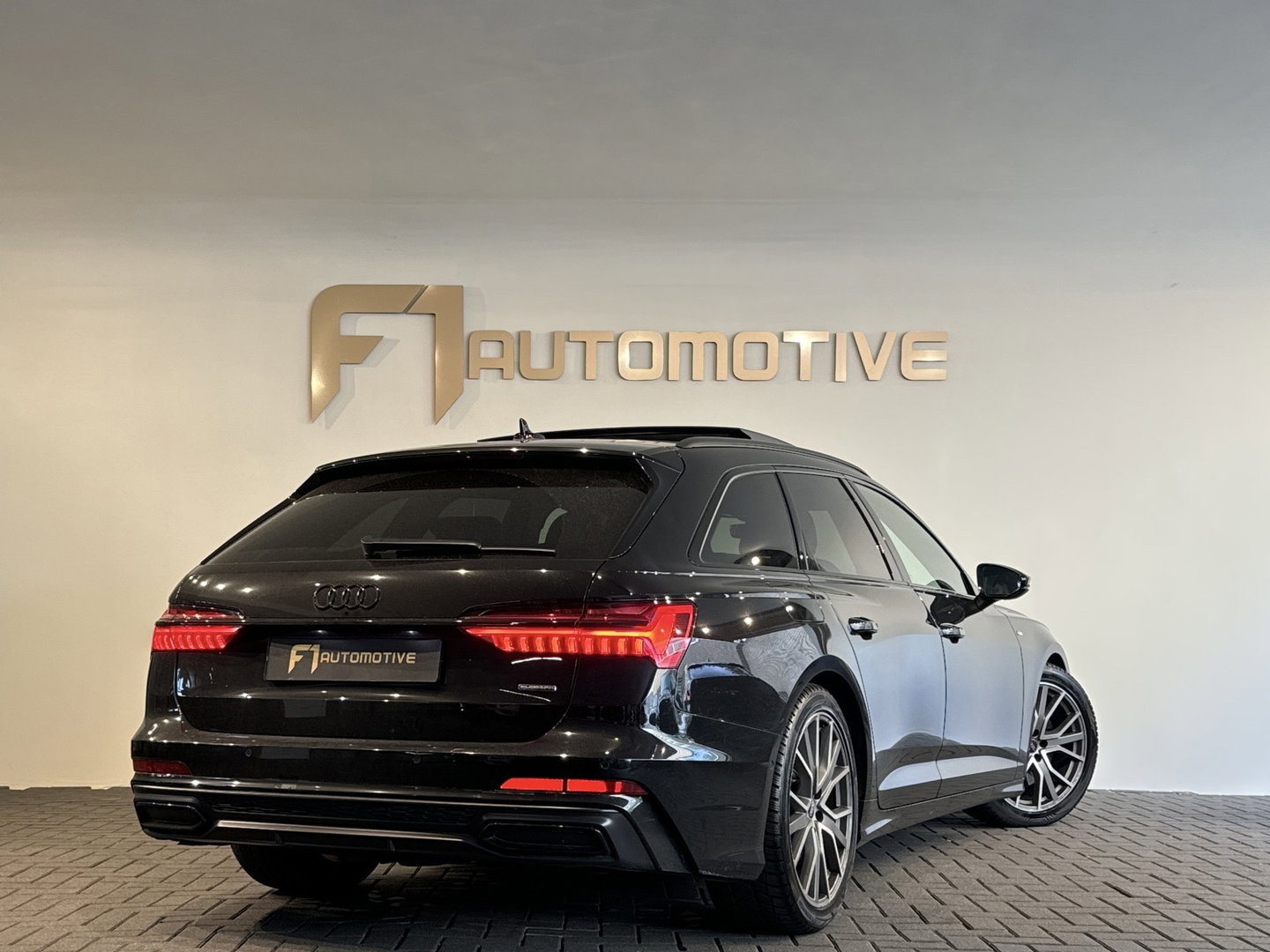 Audi A6 Avant 55 TFSI e quattro Competition Pano|HuD|Trekhaak| B&O