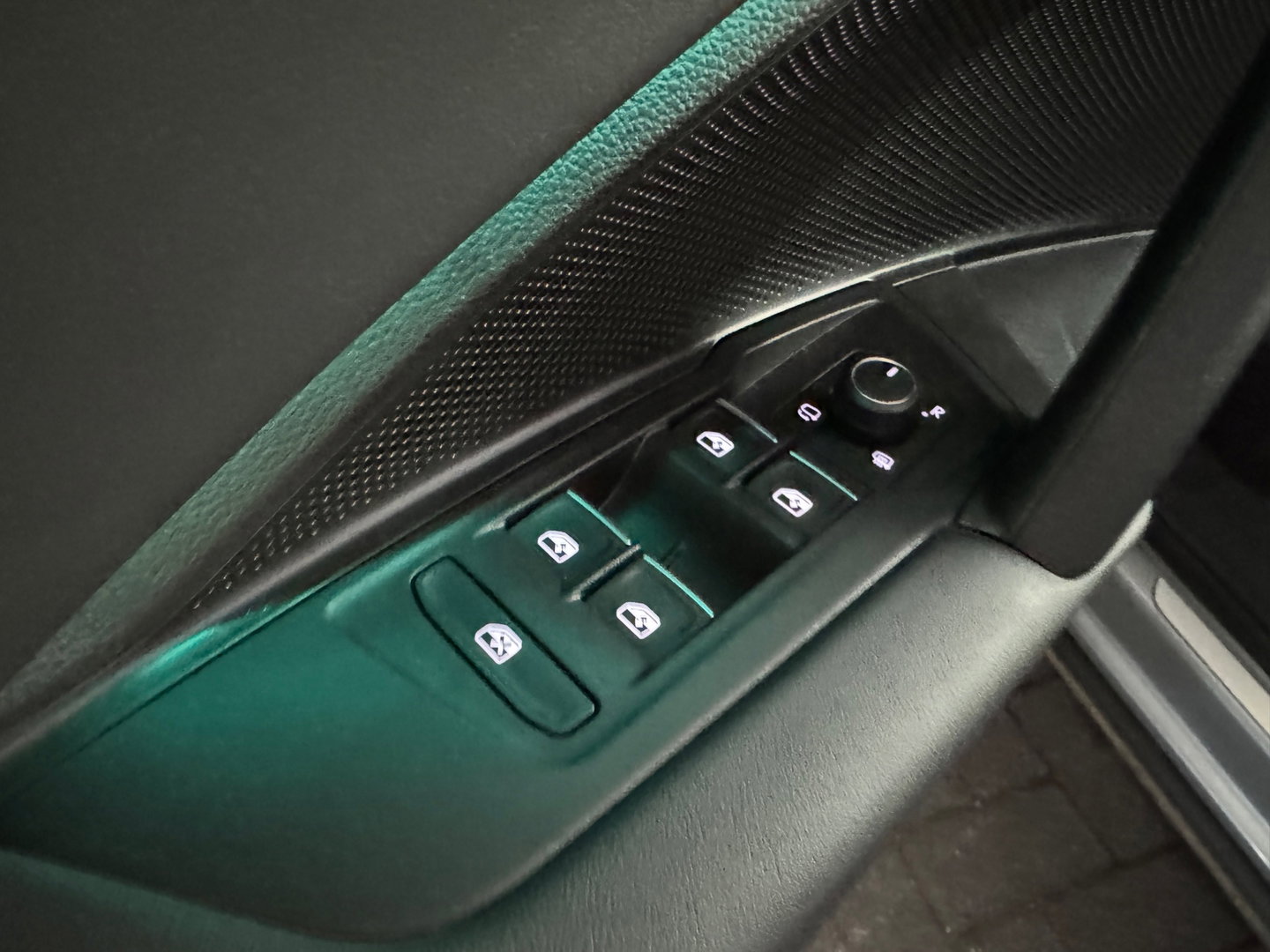 Volkswagen Tiguan 1.5 eHybrid R-Line Business Pano|H/K|Massage|HuD|Trekhaak