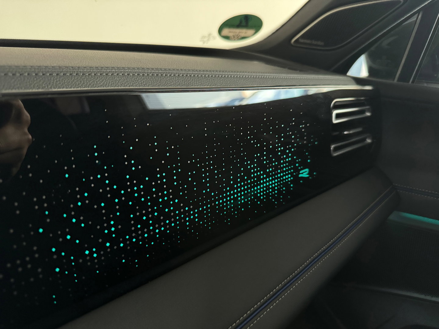 Volkswagen Tiguan 1.5 eHybrid R-Line Business Pano|H/K|Massage|HuD|Trekhaak