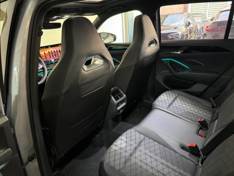 Volkswagen Tiguan 1.5 eHybrid R-Line Business Pano|H/K|Massage|HuD|Trekhaak