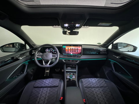 Volkswagen Tiguan 1.5 eHybrid R-Line Business Pano|H/K|Massage|HuD|Trekhaak