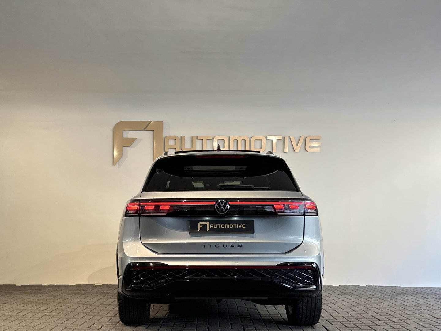 Volkswagen Tiguan 1.5 eHybrid R-Line Business Pano|H/K|Massage|HuD|Trekhaak