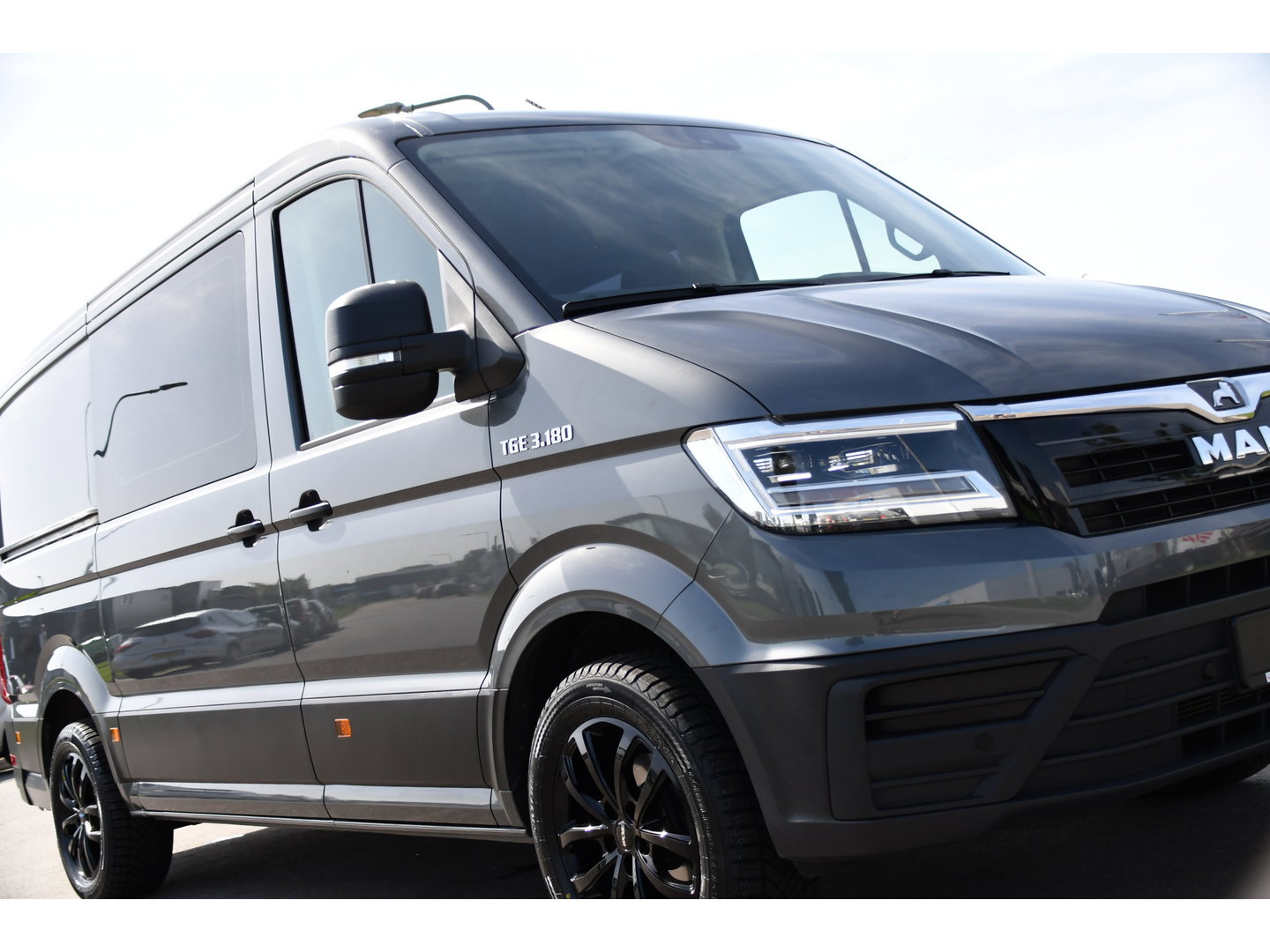 MAN TGE 3.180 35 2.0 L3H2 DC PB Edition Camera, Cruise, Carplay, LED, 177pk, Automaat, Sensoren, Multimedia, Uniek!
