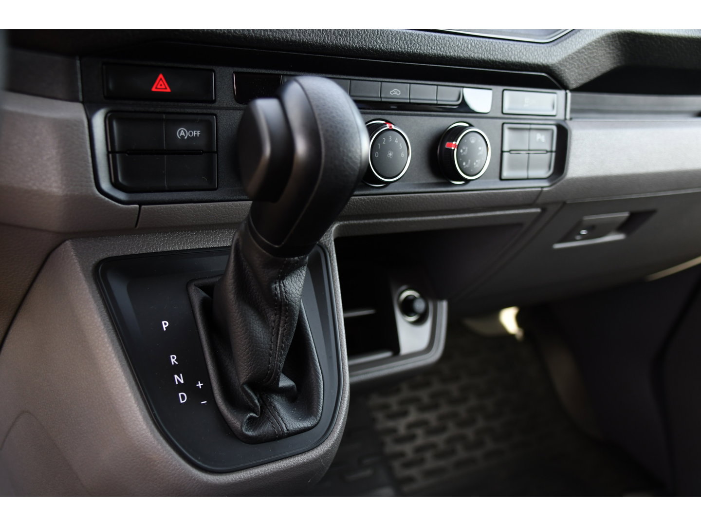 MAN TGE 3.180 35 2.0 L3H2 DC PB Edition Camera, Cruise, Carplay, LED, 177pk, Automaat, Sensoren, Multimedia, Uniek!