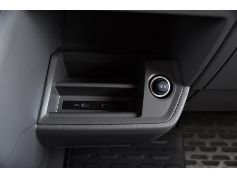 MAN TGE 3.180 35 2.0 L3H2 DC PB Edition Camera, Cruise, Carplay, LED, 177pk, Automaat, Sensoren, Multimedia, Uniek!