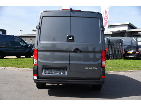 MAN TGE 3.180 35 2.0 L3H2 DC PB Edition Camera, Cruise, Carplay, LED, 177pk, Automaat, Sensoren, Multimedia, Uniek!