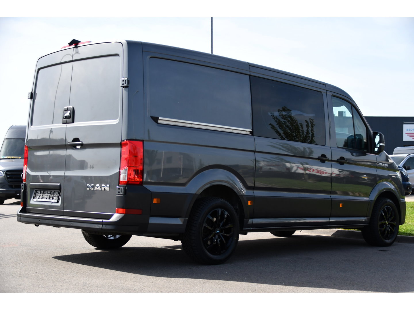MAN TGE 3.180 35 2.0 L3H2 DC PB Edition Camera, Cruise, Carplay, LED, 177pk, Automaat, Sensoren, Multimedia, Uniek!