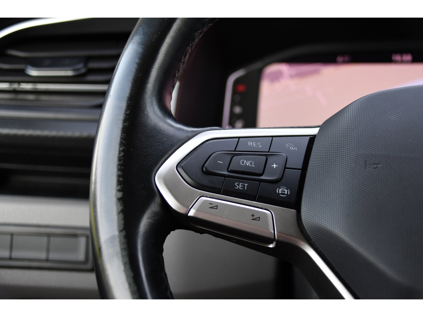 Volkswagen Transporter 2.0 TDI L2H1 30 Bulli Virtual, Cruise, Camera, Carplay, LED, Automaat, 150pk, Multimedia, Sensoren, Airco, Uniek!