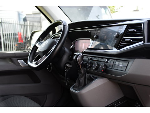 Volkswagen Transporter 2.0 TDI L2H1 30 Bulli Virtual, Cruise, Camera, Carplay, LED, Automaat, 150pk, Multimedia, Sensoren, Airco, Uniek!