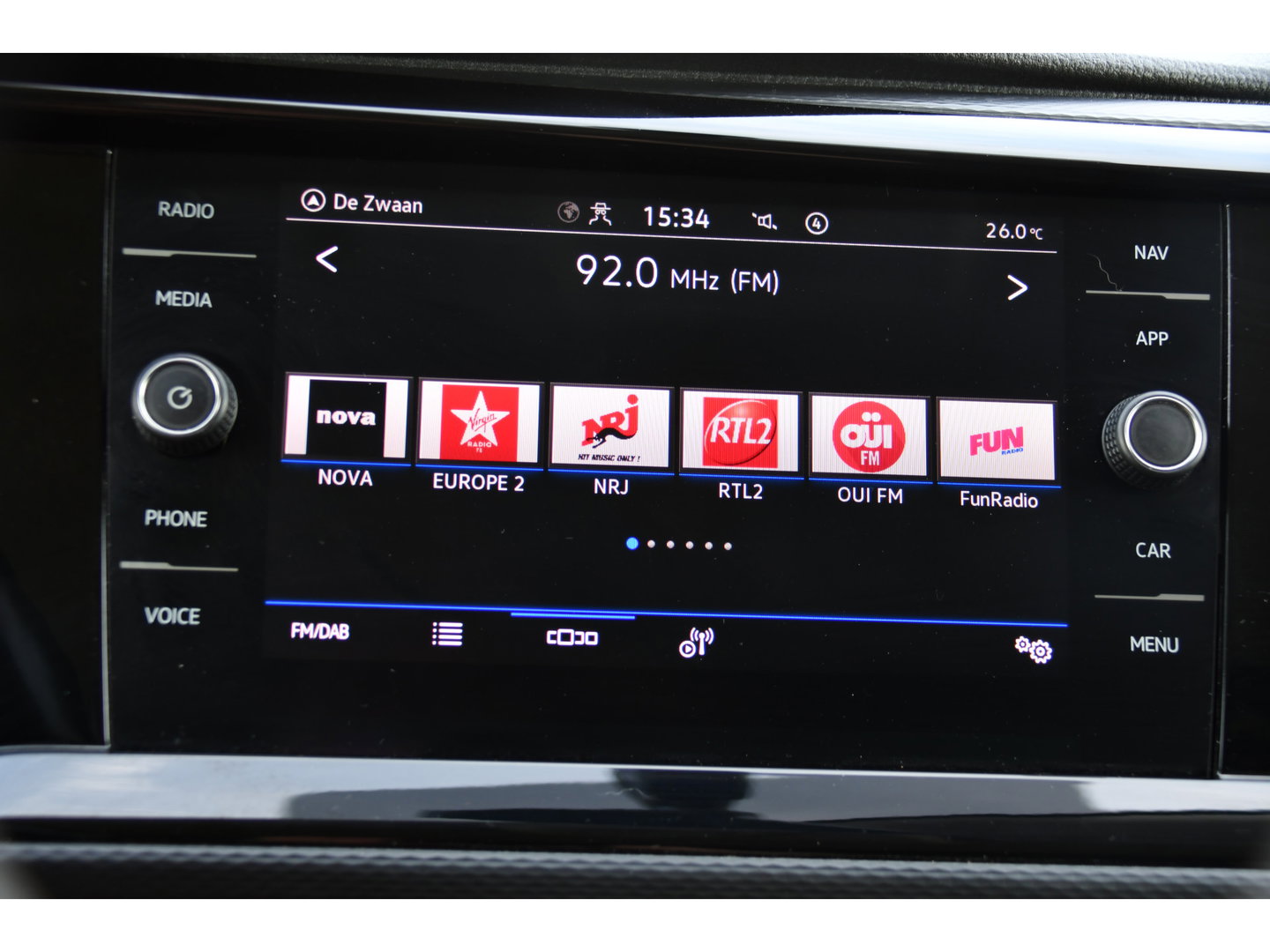 Volkswagen Transporter 2.0 TDI L2H1 30 Bulli Virtual, Cruise, Camera, Carplay, LED, Automaat, 150pk, Multimedia, Sensoren, Airco, Uniek!