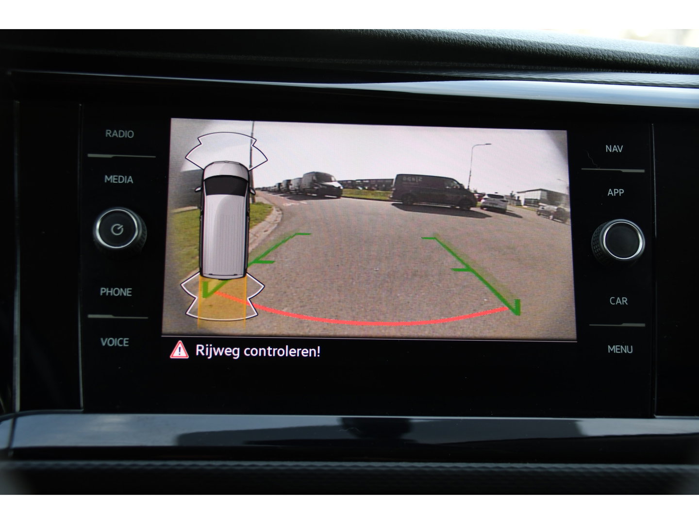 Volkswagen Transporter 2.0 TDI L2H1 30 Bulli Virtual, Cruise, Camera, Carplay, LED, Automaat, 150pk, Multimedia, Sensoren, Airco, Uniek!
