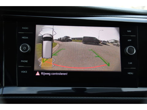 Volkswagen Transporter 2.0 TDI L2H1 30 Bulli Virtual, Cruise, Camera, Carplay, LED, Automaat, 150pk, Multimedia, Sensoren, Airco, Uniek!