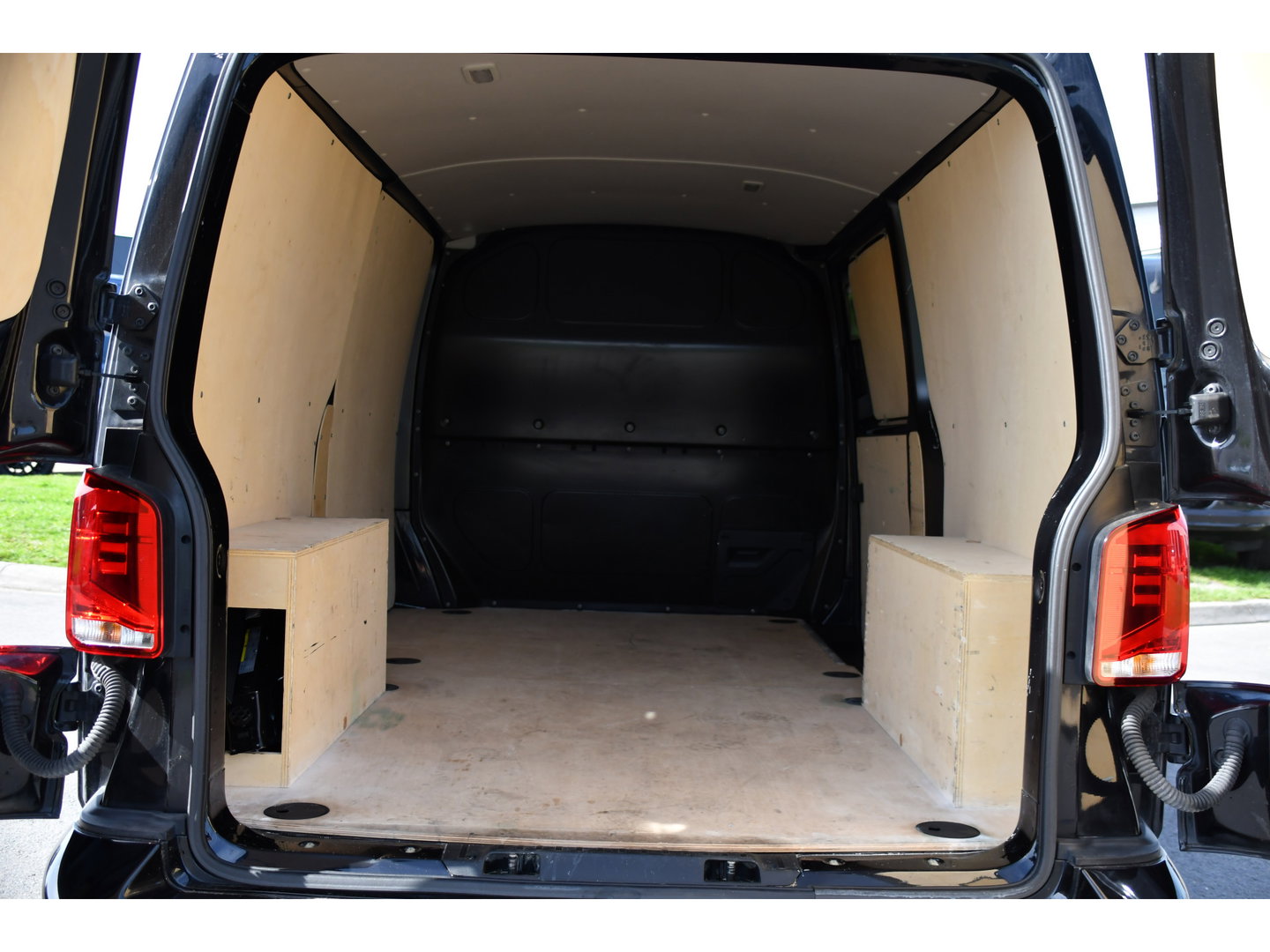 Volkswagen Transporter 2.0 TDI L2H1 30 Bulli Virtual, Cruise, Camera, Carplay, LED, Automaat, 150pk, Multimedia, Sensoren, Airco, Uniek!