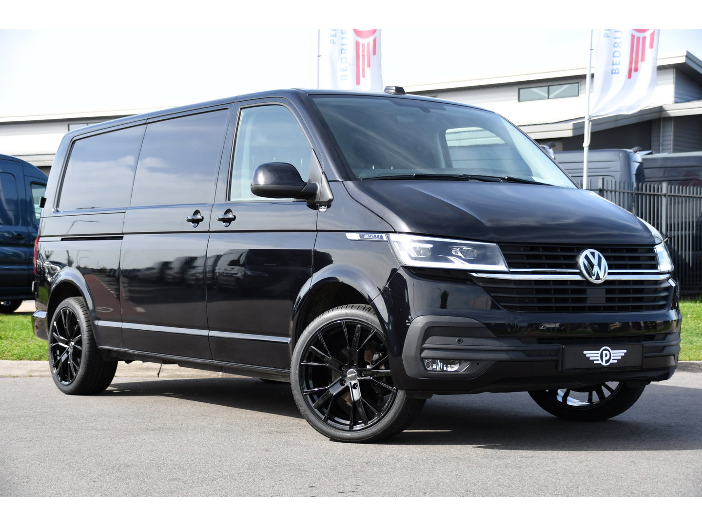 Volkswagen Transporter 2.0 TDI L2H1 30 Bulli Virtual, Cruise, Camera, Carplay, LED, Automaat, 150pk, Multimedia, Sensoren, Airco, Uniek!