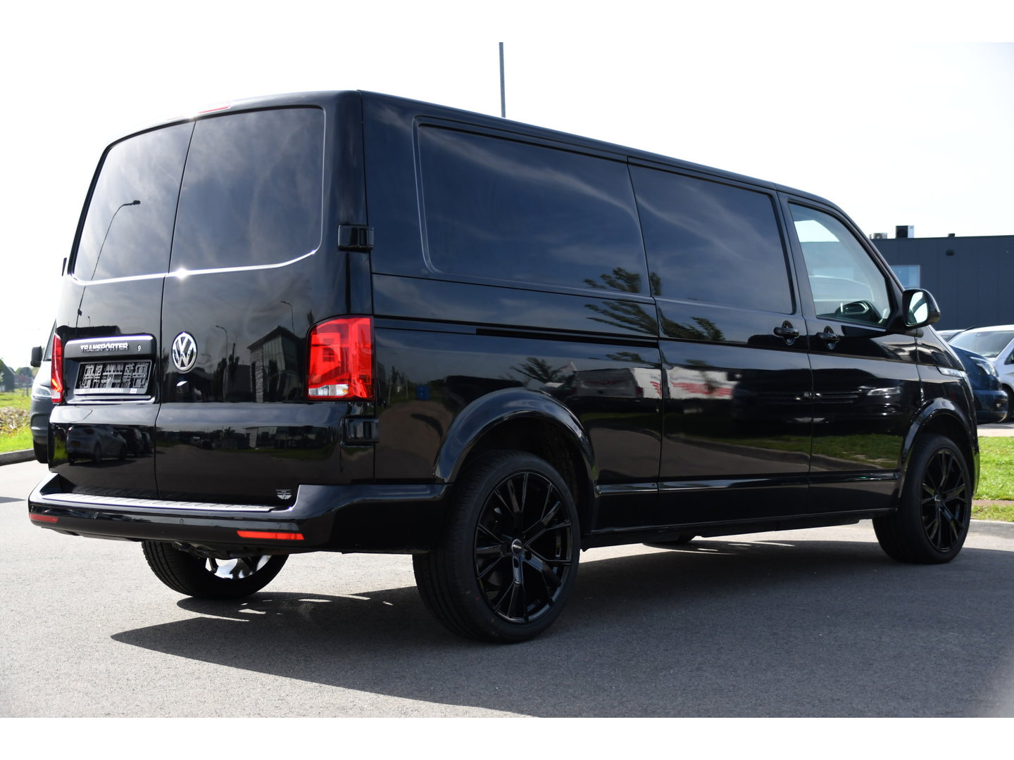 Volkswagen Transporter 2.0 TDI L2H1 30 Bulli Virtual, Cruise, Camera, Carplay, LED, Automaat, 150pk, Multimedia, Sensoren, Airco, Uniek!