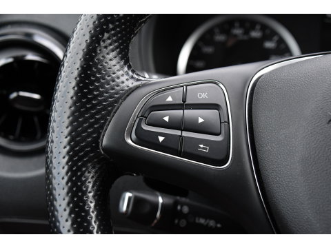 Mercedes-Benz Vito 116 CDI L2 Black Edition Cruise, Camera, Carplay, 164pk, Automaat, Sensoren, Trekhaak, Multimedia, LED, Stoelverwarming, Uniek!