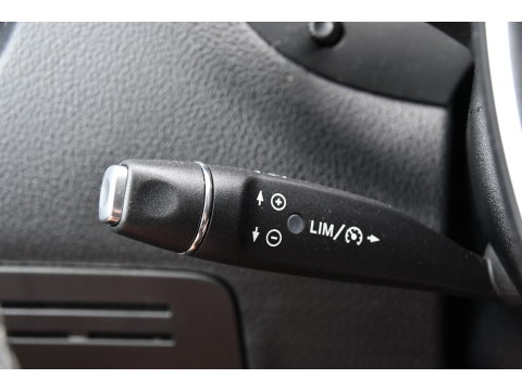 Mercedes-Benz Vito 116 CDI L2 Black Edition Cruise, Camera, Carplay, 164pk, Automaat, Sensoren, Trekhaak, Multimedia, LED, Stoelverwarming, Uniek!