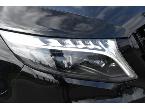 Mercedes-Benz Vito 116 CDI L2 Black Edition Cruise, Camera, Carplay, 164pk, Automaat, Sensoren, Trekhaak, Multimedia, LED, Stoelverwarming, Uniek!