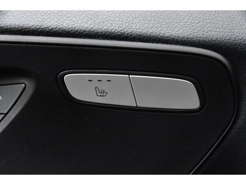 Mercedes-Benz Vito 116 CDI L2 Black Edition Cruise, Camera, Carplay, 164pk, Automaat, Sensoren, Trekhaak, Multimedia, LED, Stoelverwarming, Uniek!