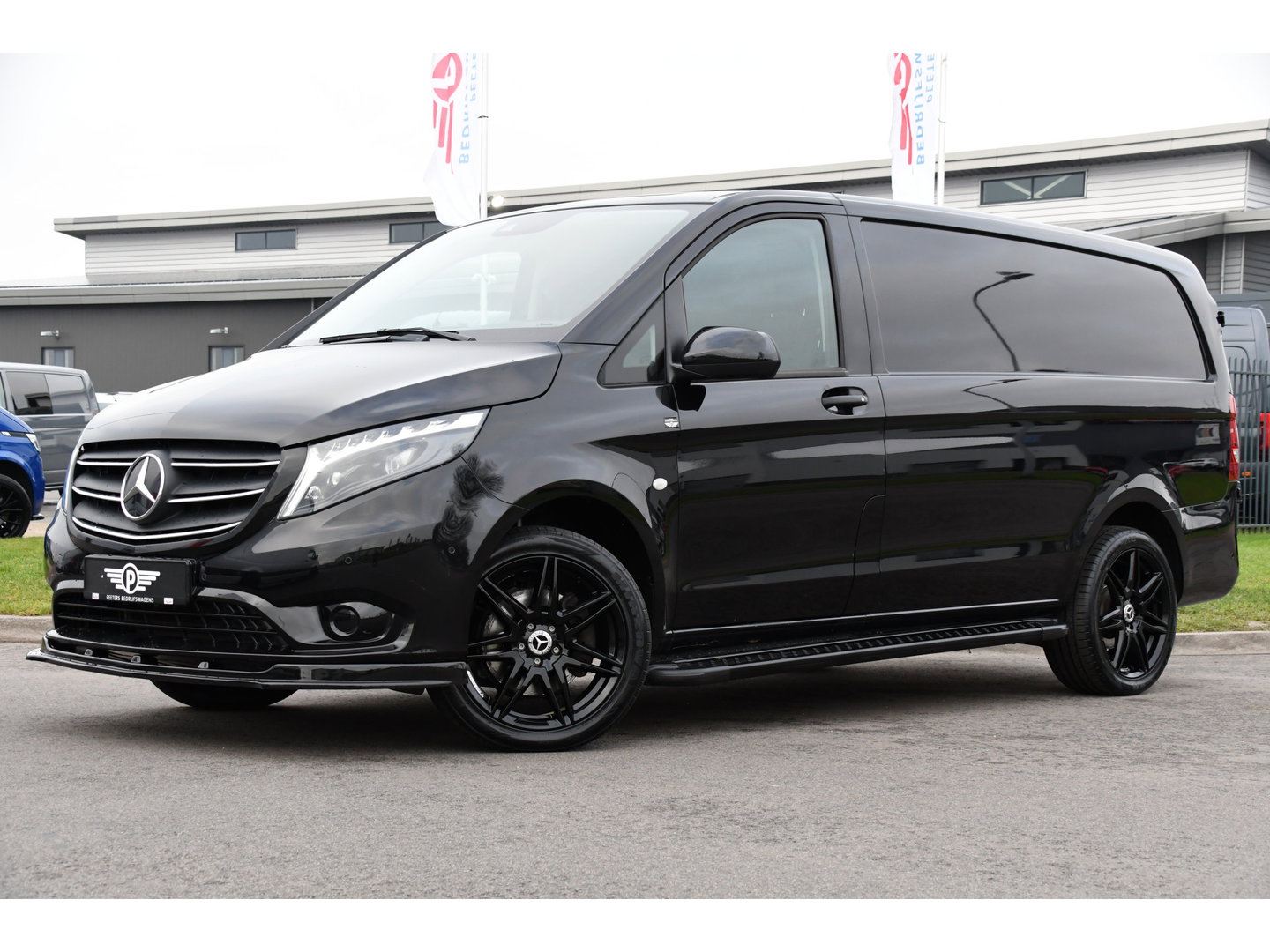 Mercedes-Benz Vito 119 CDI L2 Black Edition Camera, Cruise, Carplay, LED, Automaat, 190pk, Trekhaak, Multimedia, Sensoren, Uniek!