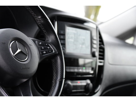 Mercedes-Benz Vito 119 CDI L2 Black Edition Camera, Cruise, Carplay, LED, Automaat, 190pk, Trekhaak, Multimedia, Sensoren, Uniek!