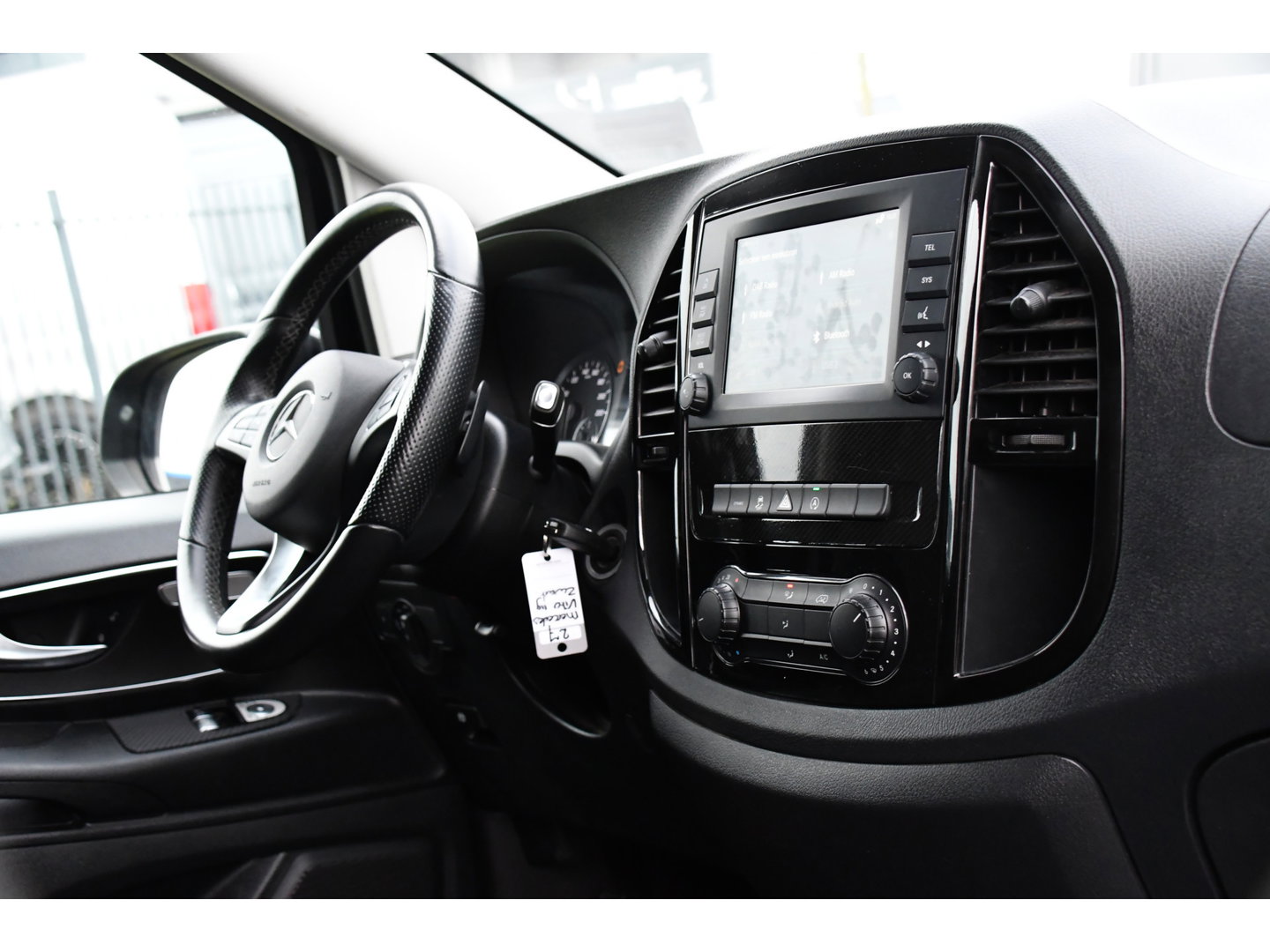 Mercedes-Benz Vito 119 CDI L2 Black Edition Camera, Cruise, Carplay, LED, Automaat, 190pk, Trekhaak, Multimedia, Sensoren, Uniek!