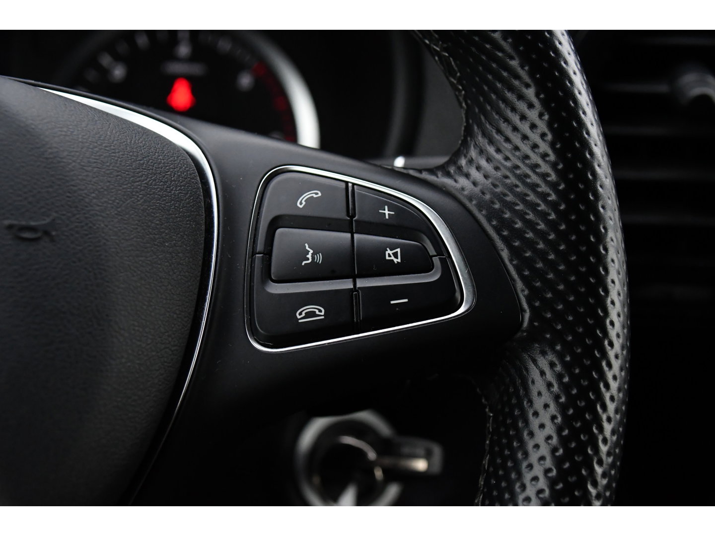 Mercedes-Benz Vito 119 CDI L2 Black Edition Camera, Cruise, Carplay, LED, Automaat, 190pk, Trekhaak, Multimedia, Sensoren, Uniek!